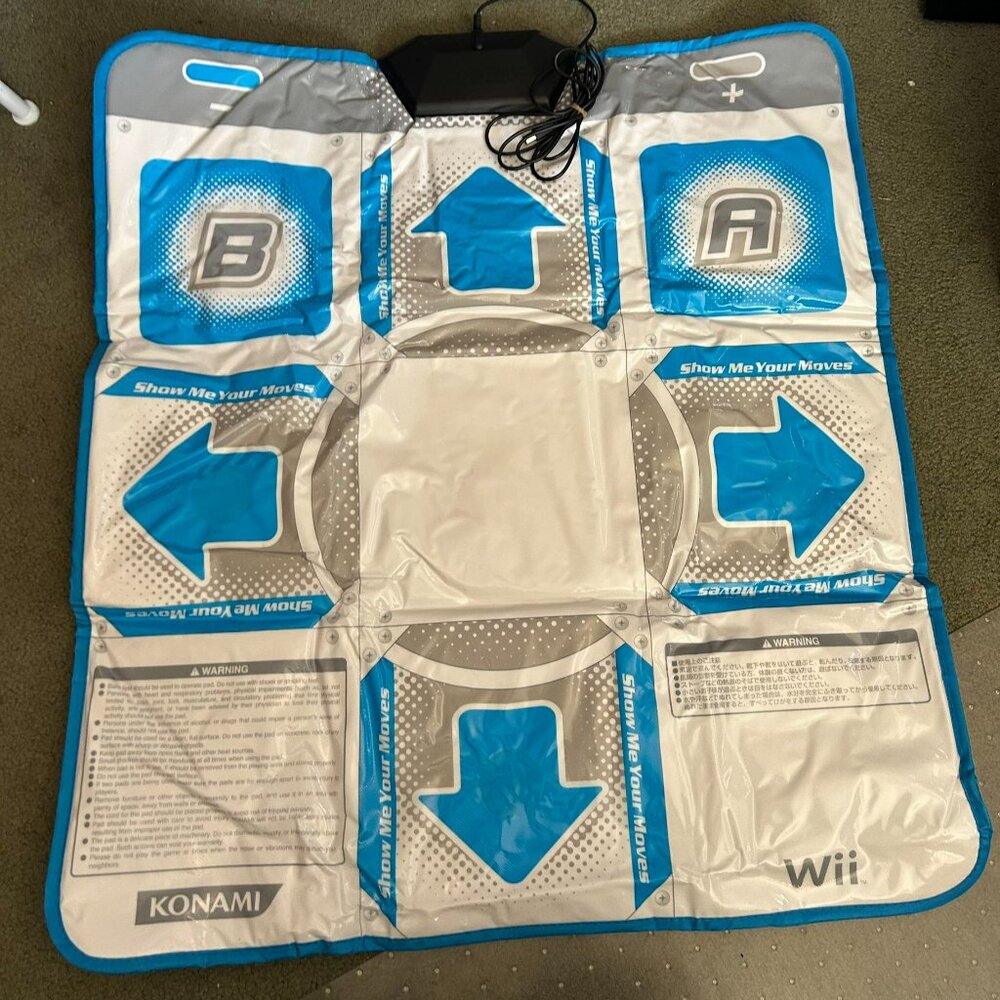 Konami Nintendo Wii Dance Mat//Dance Revolution Pad With Game Preowned Excellent